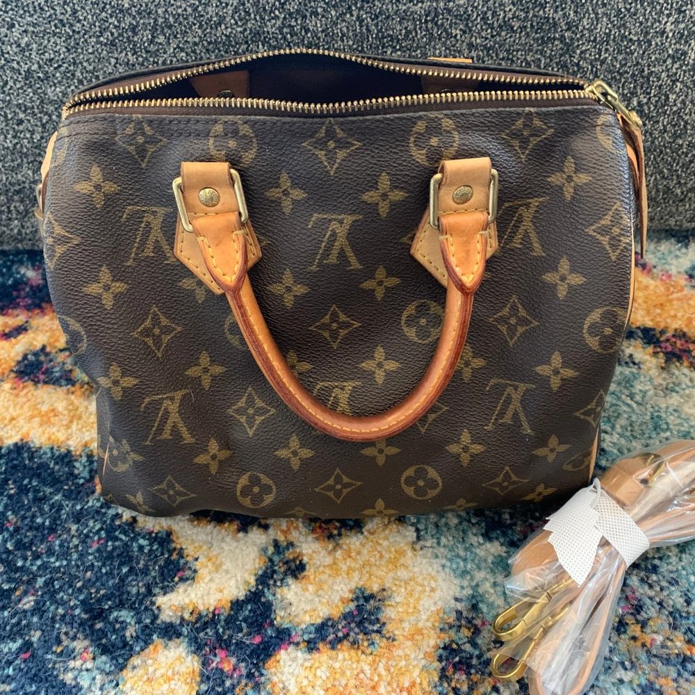 Louis Vuitton - Picture 2 of 3